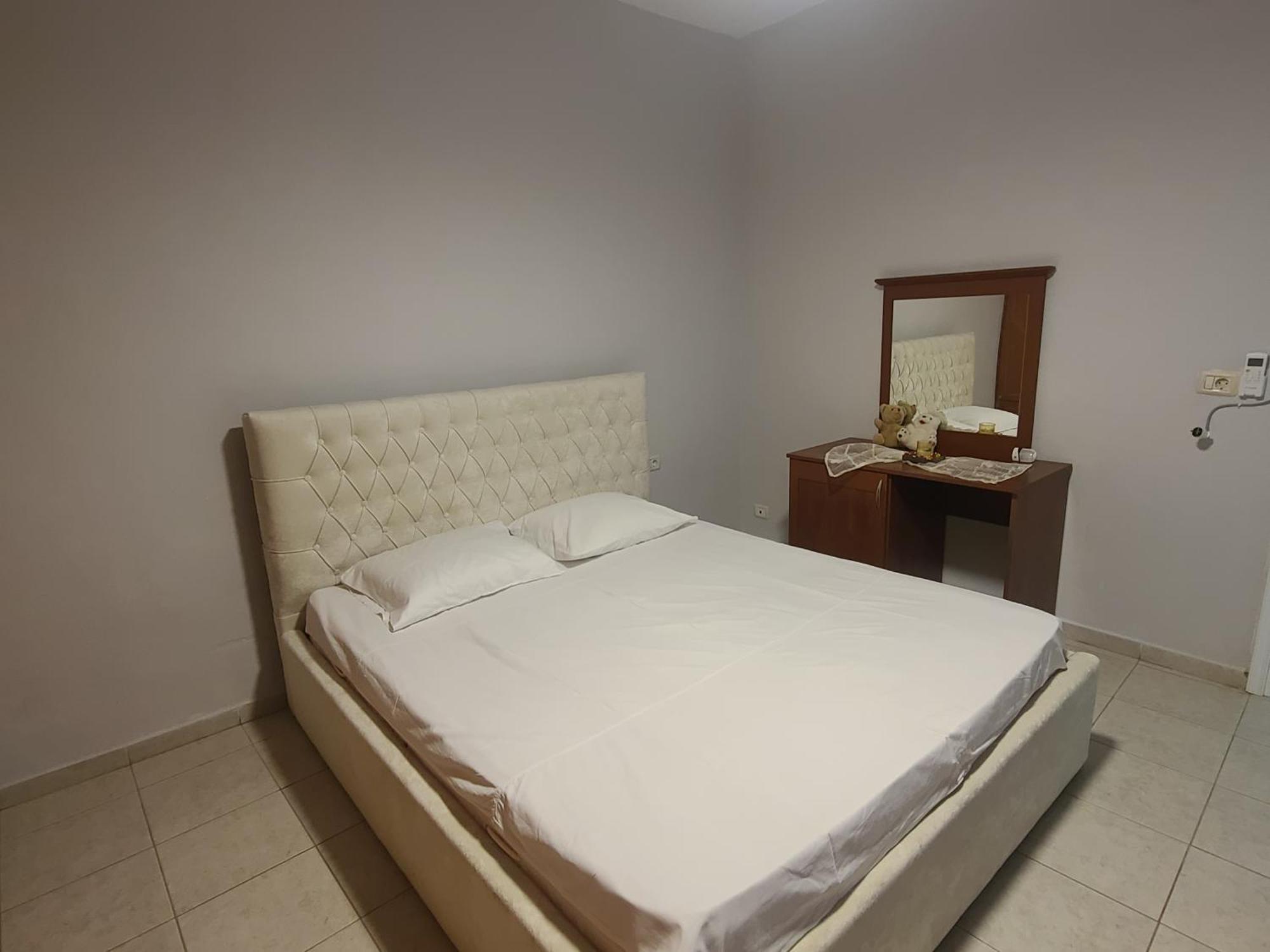 Hillside Garden Apartament Sarandë 객실 사진