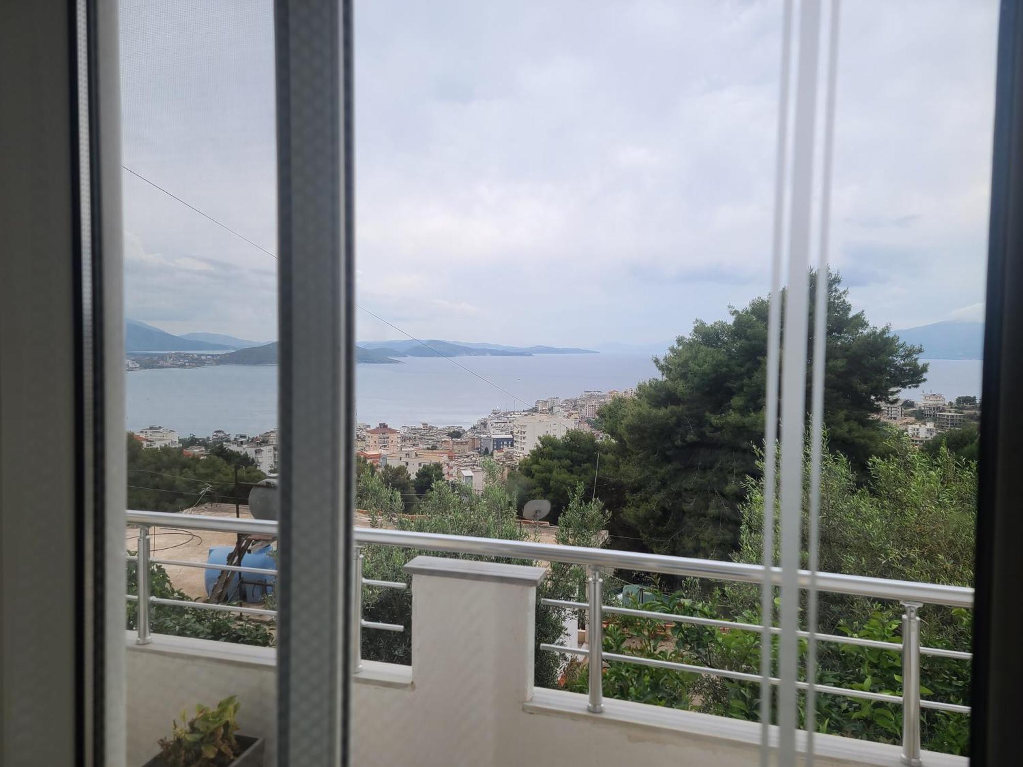 Hillside Garden Apartament Sarandë 객실 사진
